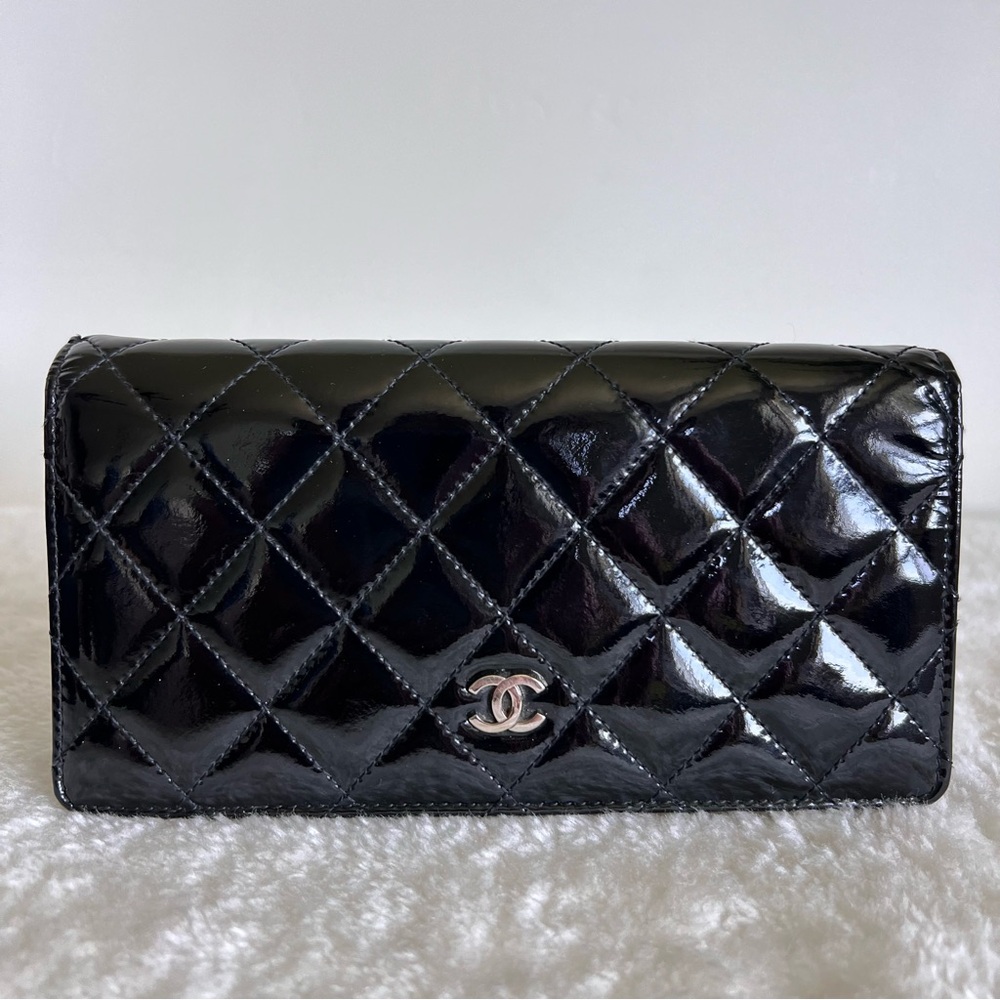 Chanel Classic Long Flap Wallet in Black Quilted Patent Leather - Picture 2 of 15